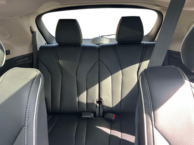 Used 2025 Acura MDX w/ Advance Package AWD/4WD image 18