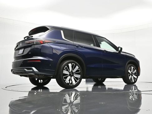 Used 2025 Mitsubishi Outlander SEL image 43