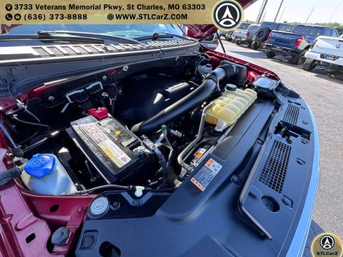 Used 2019 Ford Expedition XLT w/ Equipment Group 202A AWD/4WD image 21