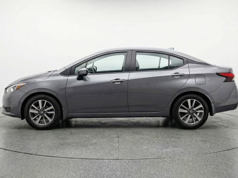 Used 2025 Nissan Versa SV image 5