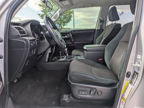 Used 2018 Toyota 4Runner TRD Off-Road AWD/4WD image 17