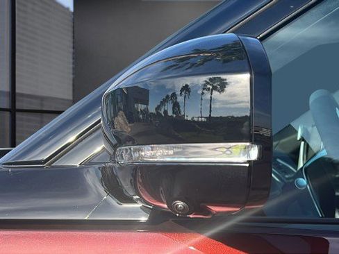 New 2026 Land Rover Discovery Limited Edition image 11