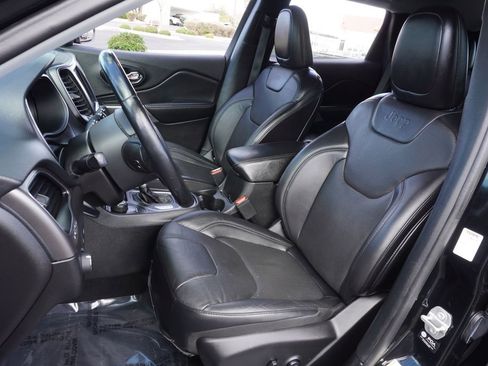 Used 2021 Jeep Cherokee Latitude Lux w/ Comfort/Convenience Group image 13