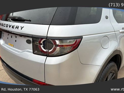 Used 2018 Land Rover Discovery Sport HSE image 17