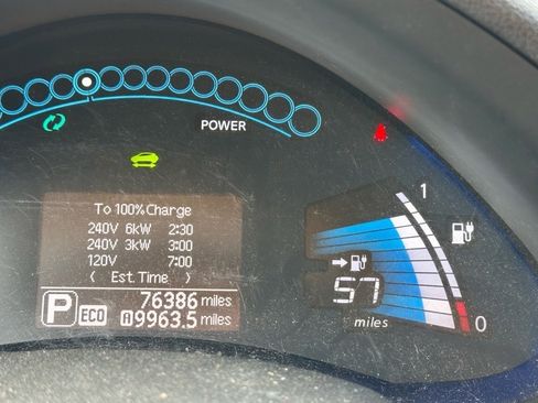 Used 2015 Nissan Leaf SL image 12