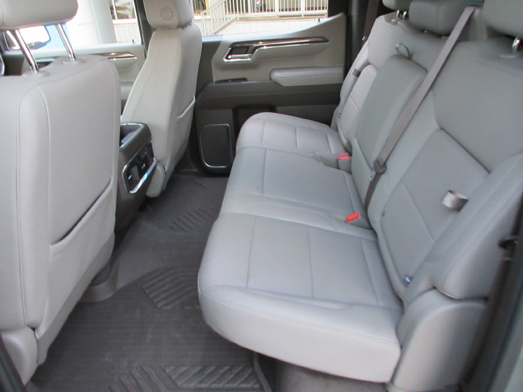 Certified 2024 Chevrolet Silverado 1500 LTZ AWD/4WD image 17