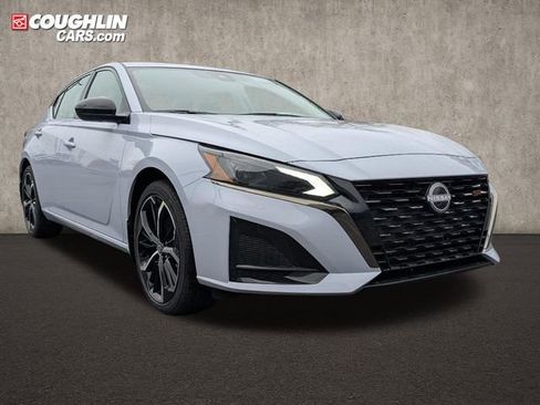 New 2025 Nissan Altima 2.5 SR w/ SR Premium Package image 1