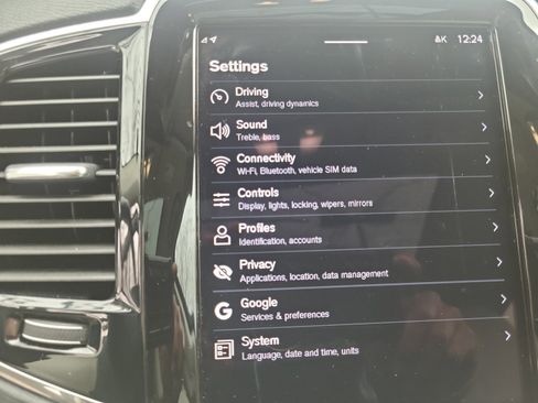 Used 2023 Volvo XC90 B6 Plus w/ Protection Package image 31