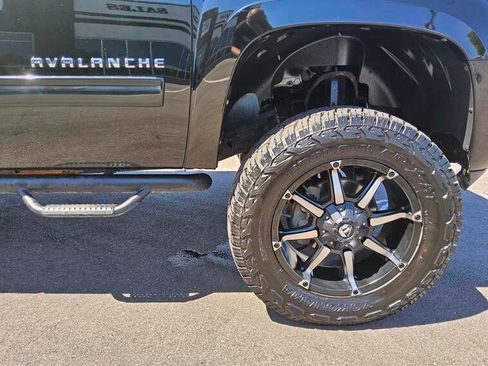 Used 2012 Chevrolet Avalanche LT AWD/4WD image 19