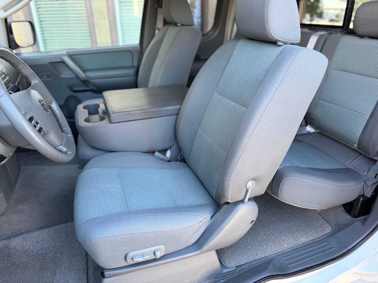 Used 2005 Nissan Titan SE RWD image 13