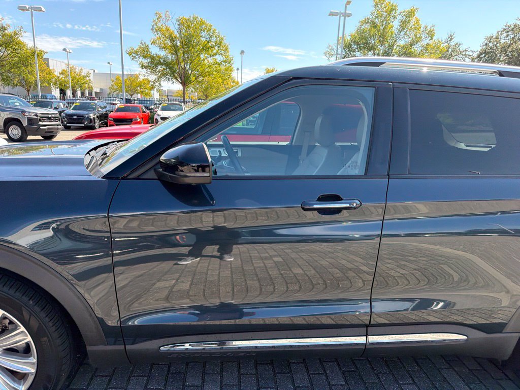 Used 2023 Ford Explorer Limited w/ Limited Technology Package RWD image 6