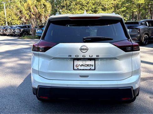 New 2026 Nissan Rogue SV image 28