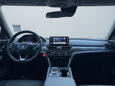 Used 2021 Honda Accord Hybrid image 10