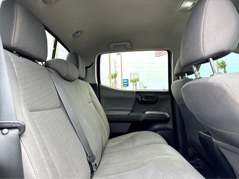 Used 2021 Toyota Tacoma SR5 RWD image 10