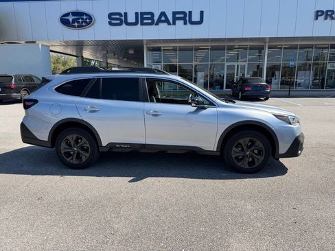 Used 2022 Subaru Outback Onyx Edition XT AWD/4WD image 2