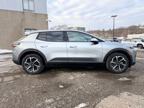 New 2026 Chevrolet Equinox EV LT image 7