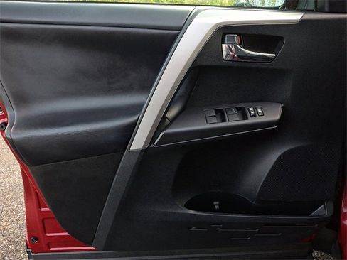 Used 2018 Toyota RAV4 XLE image 12