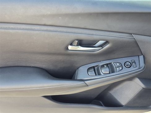 Used 2024 Nissan Sentra SV image 15