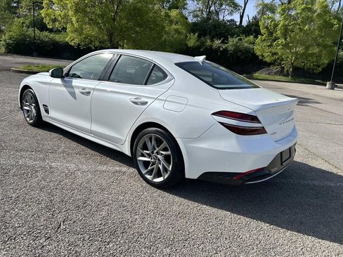 Used 2022 Genesis G70 2.0T RWD image 5