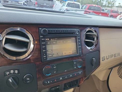 Used 2008 Ford F350 Lariat image 19