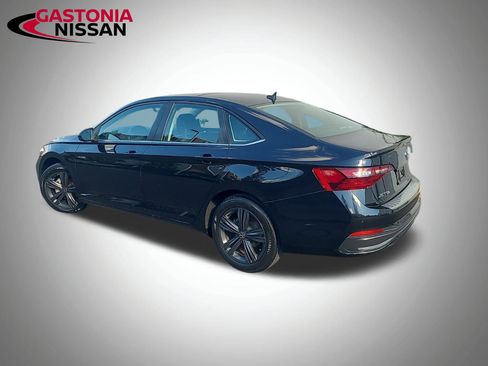 Used 2024 Volkswagen Jetta SE image 47