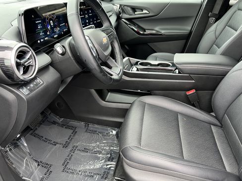 Used 2025 Chevrolet Equinox LT w/ Convenience Package II image 14