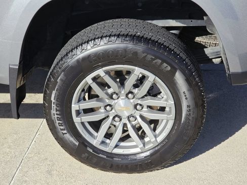 Used 2023 Chevrolet Colorado LT w/ LT Convenience Package II RWD image 8