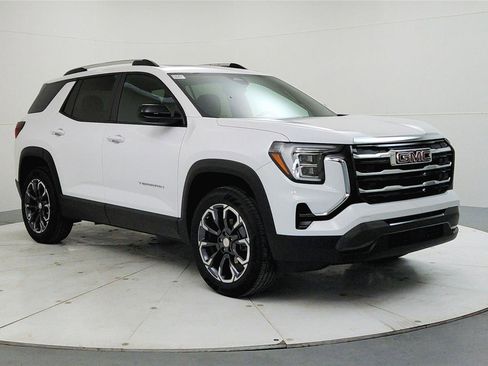 Used 2025 GMC Terrain Elevation w/ Elevation Premium Package image 1