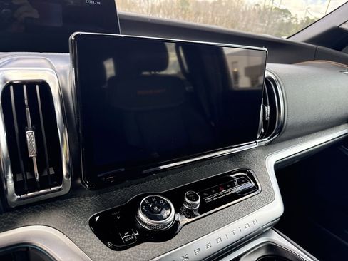 Used 2025 Ford Expedition Tremor image 29