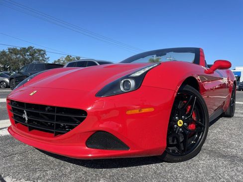 Used 2017 Ferrari California T image 31