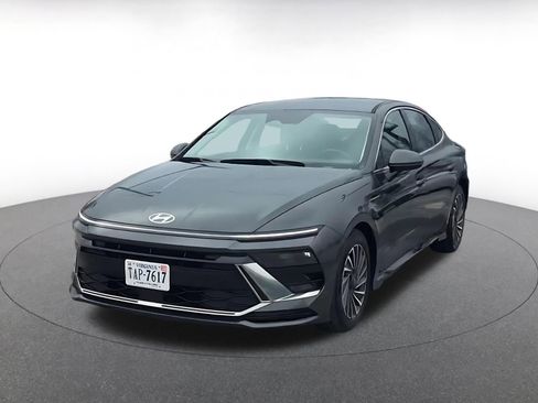 Used 2025 Hyundai Sonata SEL FWD image 7