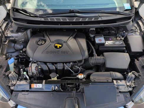 Used 2013 Hyundai Elantra GLS w/ Preferred Pkg image 18