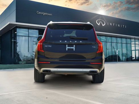 Used 2020 Volvo XC90 T6 Momentum w/ Advanced Package image 6
