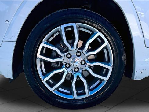 Used 2024 GMC Terrain Denali w/ Denali Premium Package AWD/4WD image 11