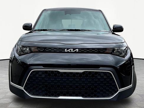 Used 2024 Kia Soul LX w/ Option Group 015 FWD image 2
