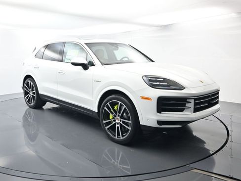 Certified 2026 Porsche Cayenne E-Hybrid image 17