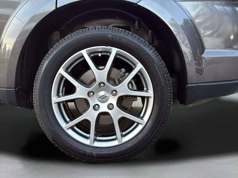 Used 2019 Dodge Journey GT image 38