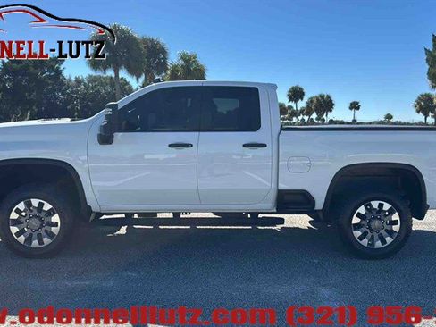 Used 2024 Chevrolet Silverado 2500 Custom w/ Custom Convenience Package image 3