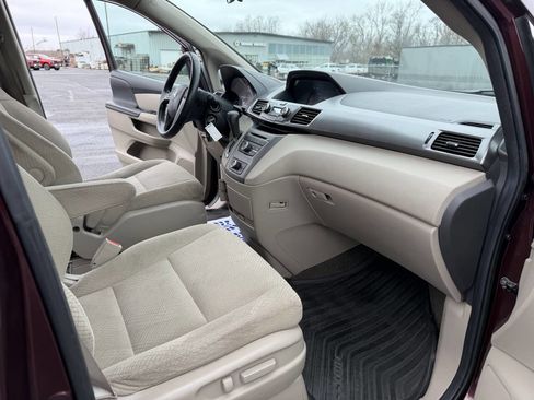 Used 2014 Honda Odyssey LX image 16