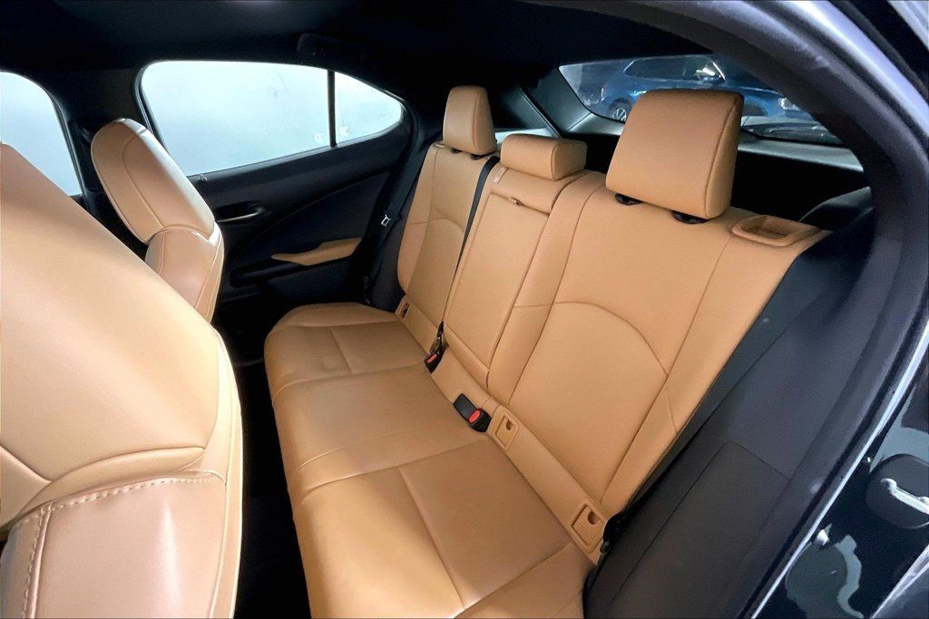 Used 2024 Lexus UX 250h FWD w/ Premium Package image 25