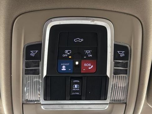 Used 2022 RAM 3500 Laramie AWD/4WD image 34