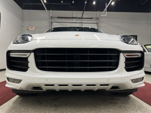 Used 2016 Porsche Cayenne GTS image 7