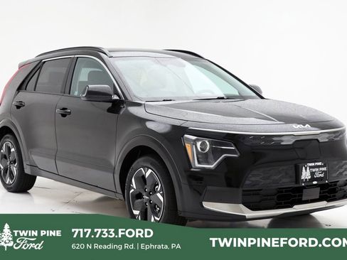 Used 2024 Kia Niro Wind w/ Wind Preserve Package FWD image 1