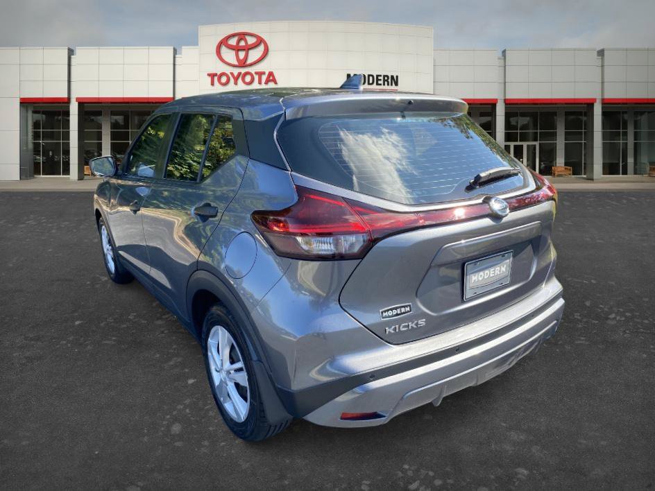 Used 2021 Nissan Kicks S FWD image 7