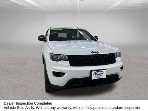 Used 2019 Jeep Grand Cherokee Laredo AWD/4WD image 3