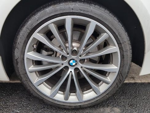 Used 2023 BMW 530i xDrive w/ Premium Package image 11