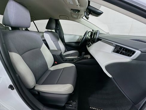 Used 2025 Toyota Corolla LE FWD image 28