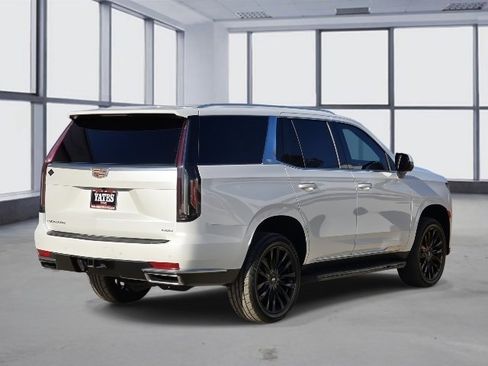 Used 2021 Cadillac Escalade Luxury image 4