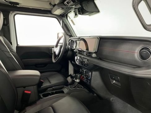 Used 2024 Jeep Wrangler Unlimited Rubicon w/ Technology Group AWD/4WD image 36