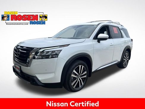 Certified 2025 Nissan Pathfinder Platinum w/ Cargo Package AWD/4WD image 1